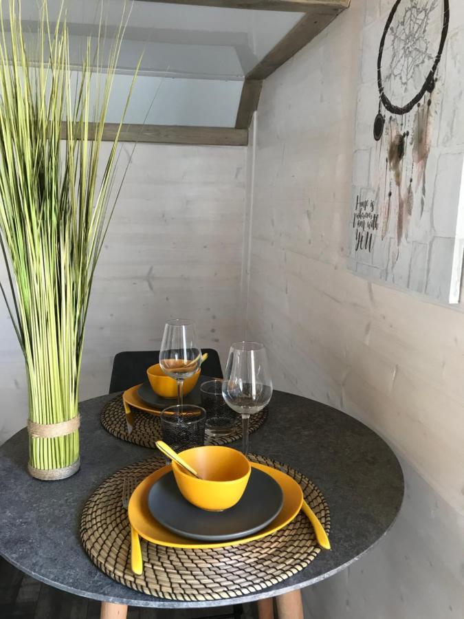 Les Nuits Insolites De La Mothe - Hebergement En Bulle Ou Tiny House Avec Spa Privatif Outremecourt Exterior foto