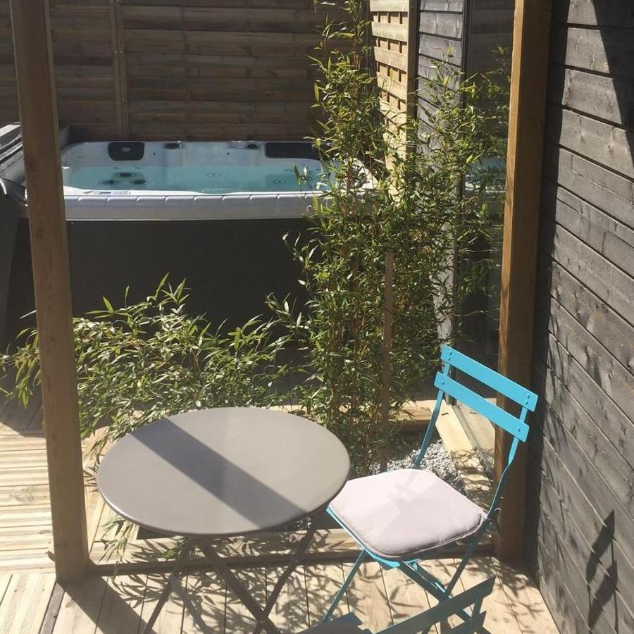 Les Nuits Insolites De La Mothe - Hebergement En Bulle Ou Tiny House Avec Spa Privatif Outremecourt Exterior foto